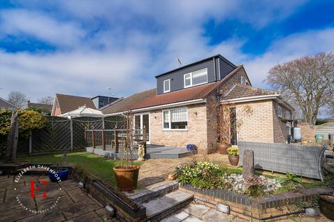 2 bedroom semi-detached bungalow for sale, Parkfield Drive, Kenilworth, CV8