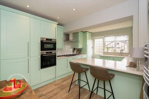 2 bedroom semi-detached bungalow for sale, Parkfield Drive, Kenilworth, CV8