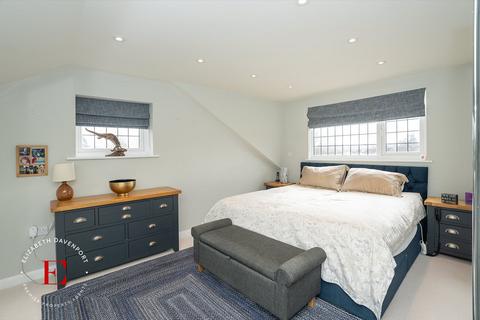 2 bedroom semi-detached bungalow for sale, Parkfield Drive, Kenilworth, CV8