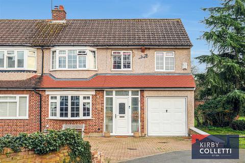 4 bedroom semi-detached house for sale, Trafalgar Avenue, Broxbourne