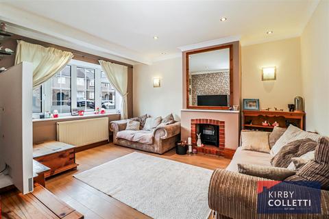 4 bedroom semi-detached house for sale, Trafalgar Avenue, Broxbourne