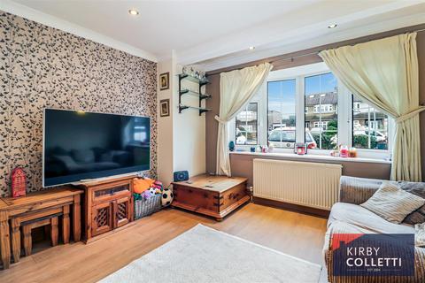 4 bedroom semi-detached house for sale, Trafalgar Avenue, Broxbourne