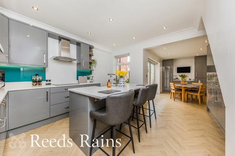3 bedroom terraced house for sale, Peter Street, Cheshire SK11