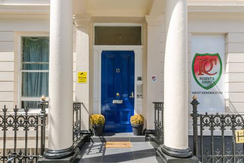 Studio to rent, Barons Court, Barons Court, London, W14