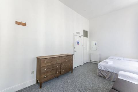 undefined, Barons Court, Barons Court, London, W14