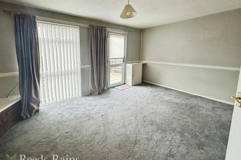 3 bedroom end of terrace house for sale, Standish Court, Cheshire WA8