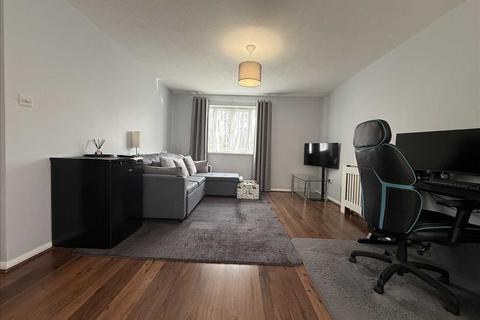2 bedroom apartment for sale, Tawny Close, Feltham