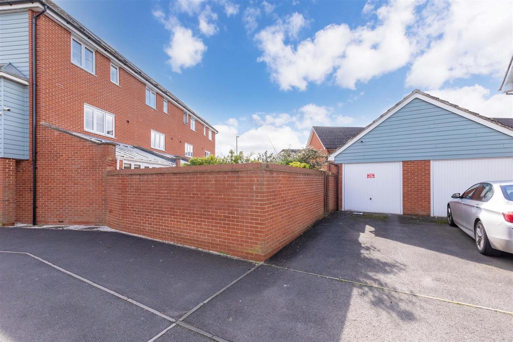 239 Eltham Avenue-8.jpg