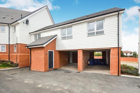 2 bedroom house to rent, Sopwith Drive, Rochester ME3