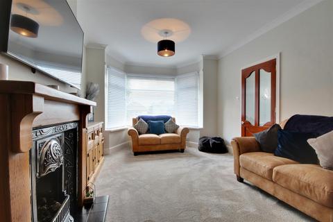 4 bedroom semi-detached house for sale, Hull Road, Coniston, Hull