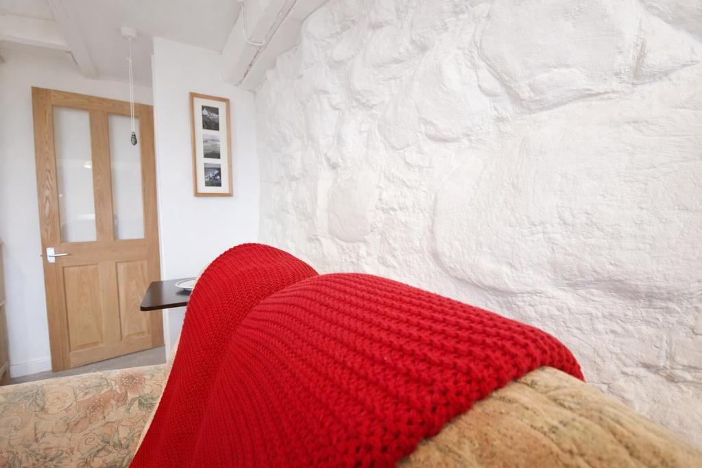 Living Room Feature Wall.png