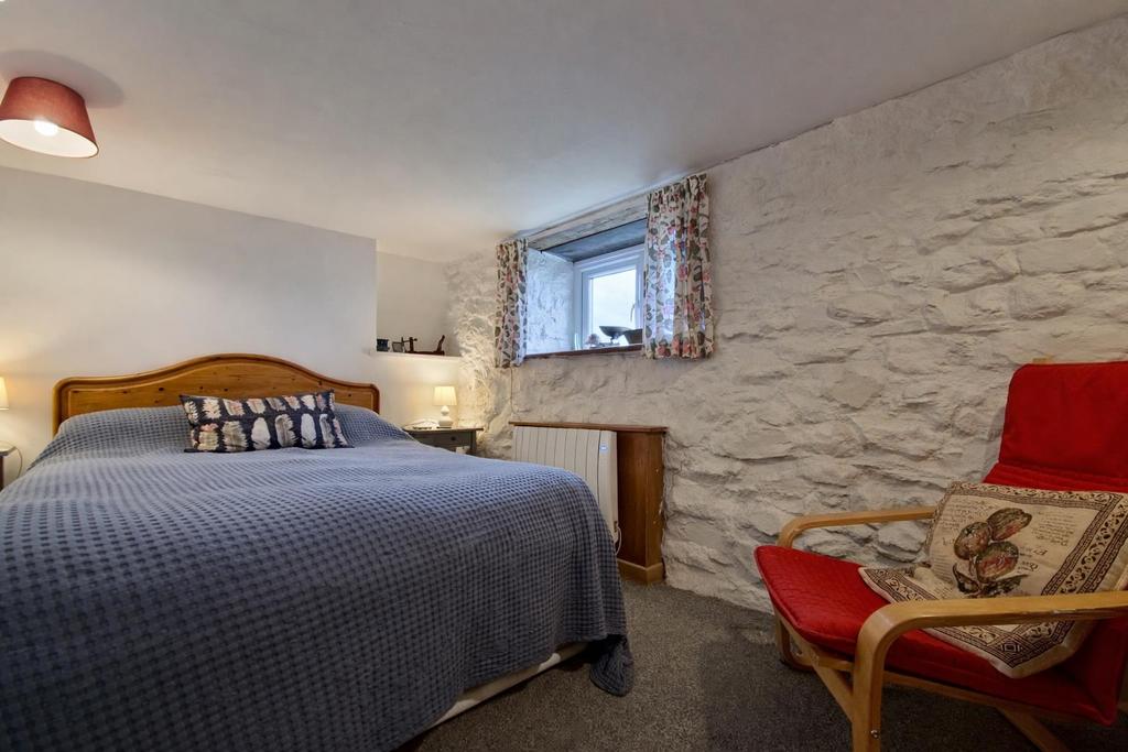 Downstairs Bedroom.png