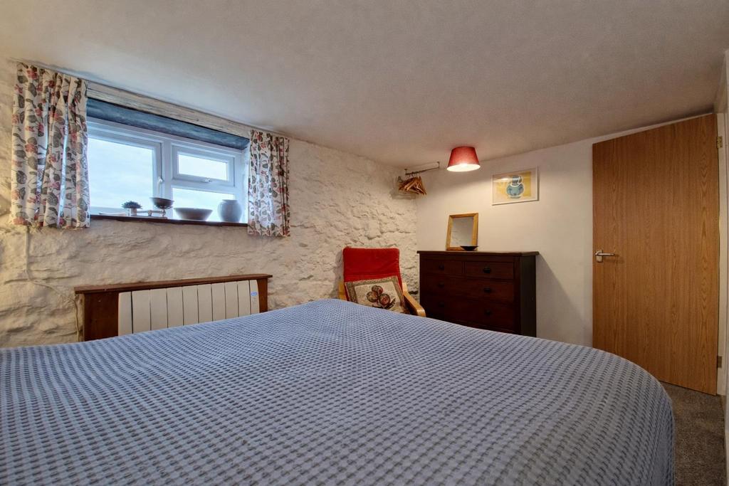 Downstairs Bedroom (1).png