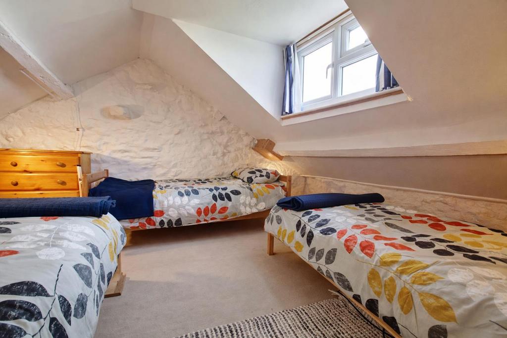 Loft Bedroom 1 (2).png