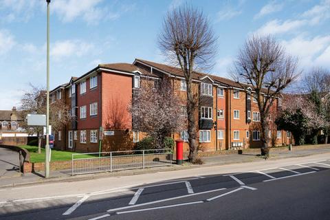 1 bedroom apartment for sale, Rosefield Road, Staines-upon-Thames, Surrey, TW18