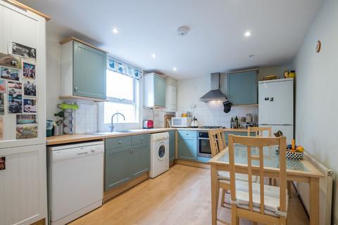 3 bedroom flat for sale, Barry Road, London, London, SE22