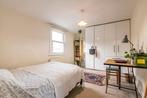 3 bedroom flat for sale, Barry Road, London, London, SE22