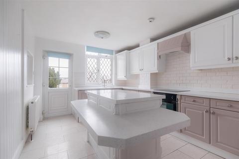 3 bedroom semi-detached house for sale, Renshaw Road, High Storrs S11