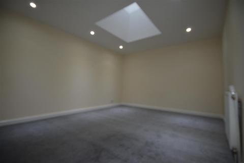 2 bedroom flat to rent, Narborough Road, Leicester