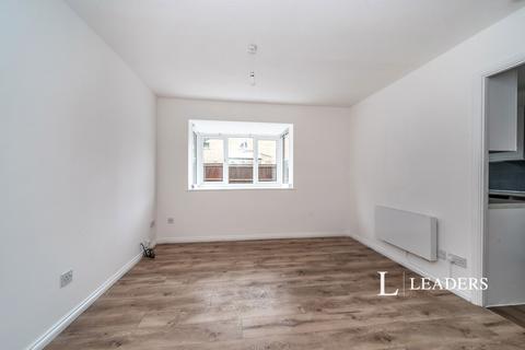 undefined, Crediton Close, Bedford, Bedfordshire, MK40