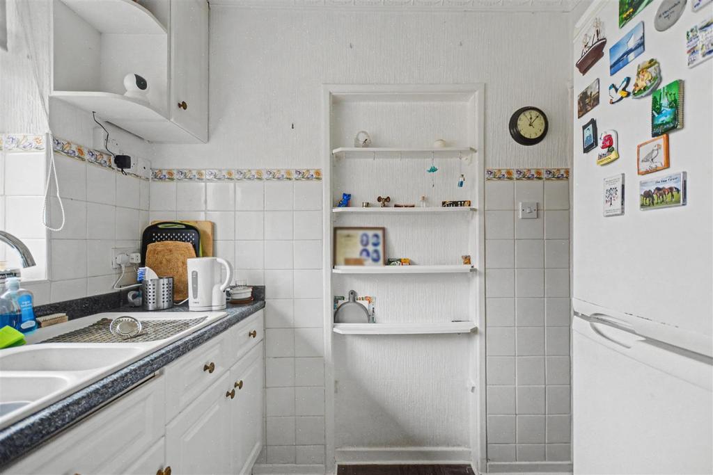 Kitchen 3.jpeg