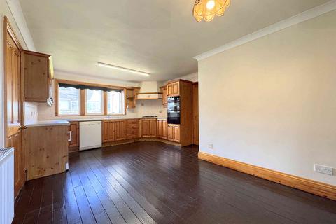 4 bedroom detached house for sale, Stainland Road, Stainland HX4