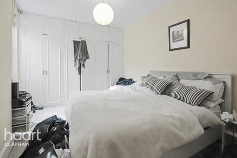 3 bedroom flat to rent, Aristotle Road, LONDON