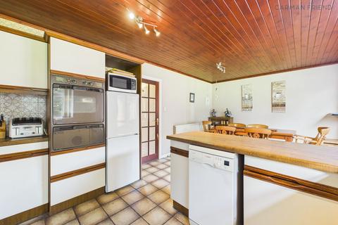4 bedroom detached house for sale, Darlington Crescent, Saughall, CH1