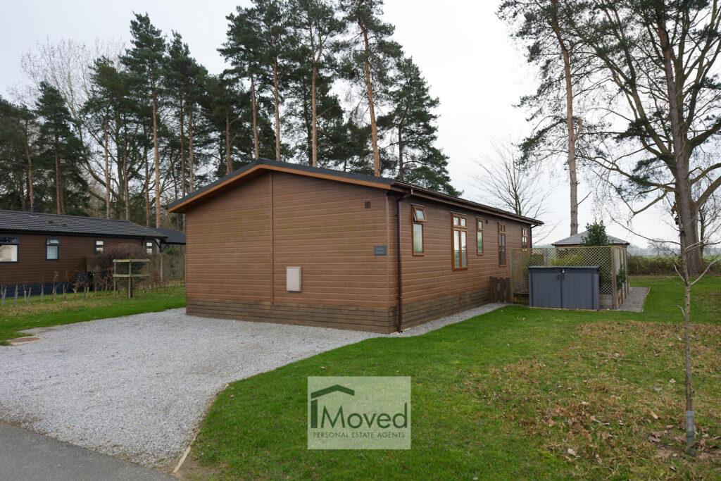 Front Lodge-Parking