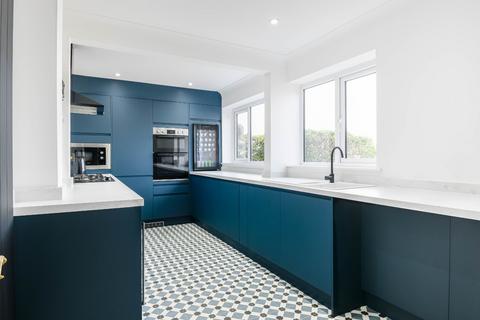 5 bedroom detached house for sale, Abbey Close, Newbury, Berkshire, RG14