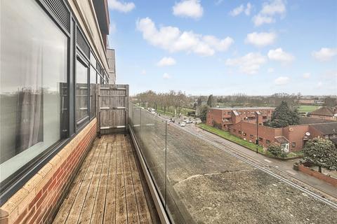 undefined, Bath Road, Slough, Berkshire, SL1