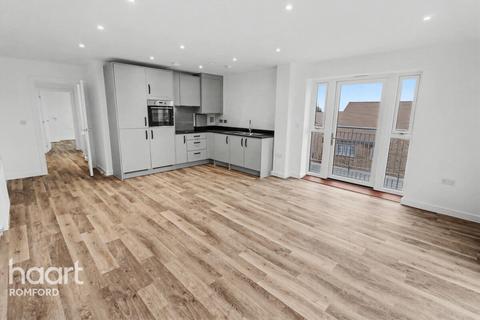 2 bedroom apartment to rent, 13 Orchid Avenue, Harold Hill