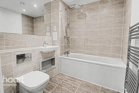 2 bedroom apartment to rent, 13 Orchid Avenue, Harold Hill