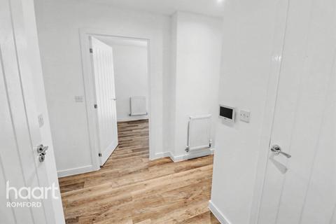 2 bedroom apartment to rent, 13 Orchid Avenue, Harold Hill