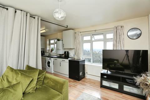 1 bedroom flat for sale, Marston Way, London, SE19