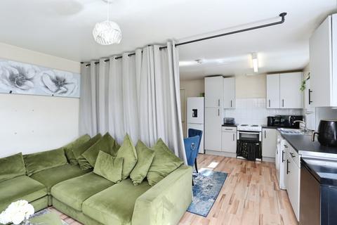 1 bedroom flat for sale, Marston Way, London, SE19