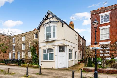 4 bedroom end of terrace house for sale - Old Commerical Road, Portsmouth