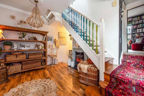 4 bedroom end of terrace house for sale, Old Commerical Road, Portsmouth