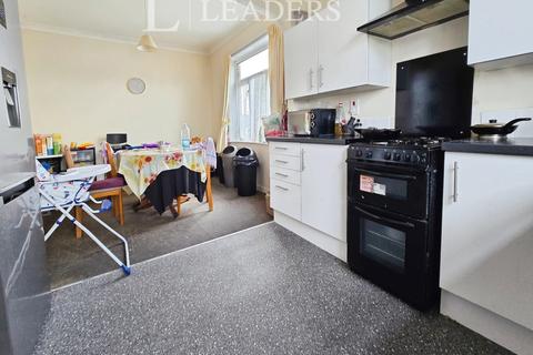 4 bedroom end of terrace house for sale, Portsmouth Road, Cosham, Portsmouth