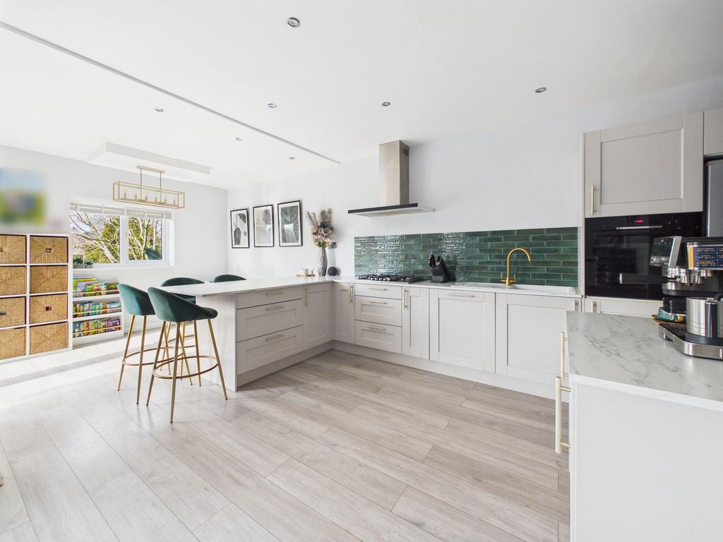 Open-Plan Kitchen/Living