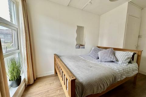 1 bedroom flat to rent, Broadway Market(SAAD), London E8