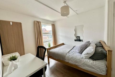 1 bedroom flat to rent, Broadway Market(SAAD), London E8
