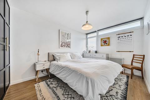 3 bedroom terraced house for sale, Copeland Road, London