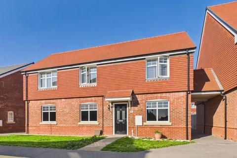 2 bedroom maisonette for sale, Petunia Vale, Worthing, BN13 3YY