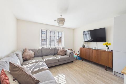 2 bedroom maisonette for sale, Petunia Vale, Worthing, BN13 3YY