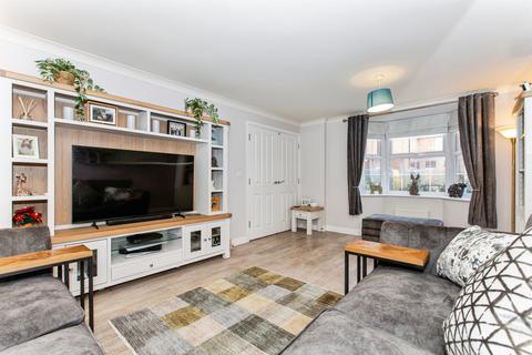 4 bedroom detached house for sale, Kingfisher Road, Thrapston, Kettering