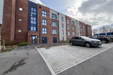 2 bedroom apartment for sale - Harker Close, Gloucester