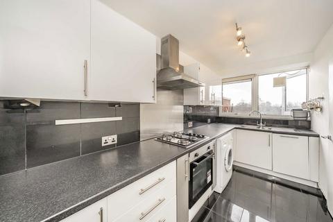 1 bedroom flat for sale, Bullen Street, London SW11