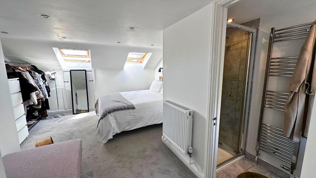 Bedroom 3 & En-suite
