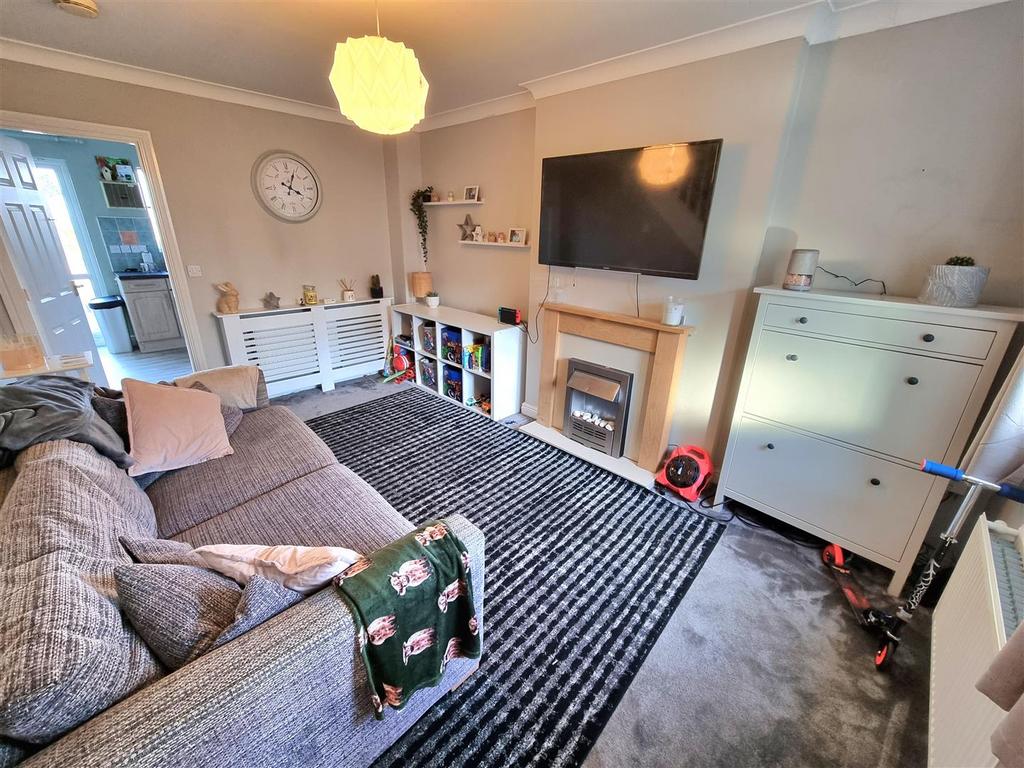 Sitting room 1.jpg